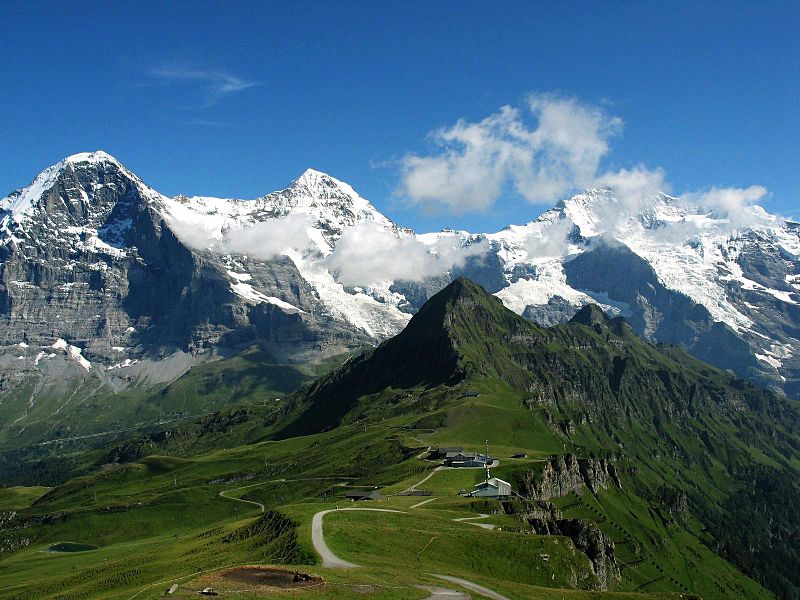 Hasil gambar untuk gunung jungfrau